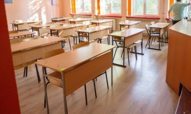 
Неучебни дни за училищата в община Сливен ще бъдат 9 и 12 февруари, гласи заповед на кмета Стефан Радев. Причината е превенция на риск от повишаване...